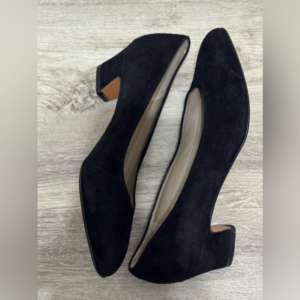 Salvatore Ferragamo VINTAGE RARE Black Suede Pumps Heels Size 5 WORN ONCE - Picture 4 of 11